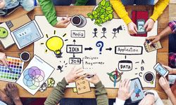 Hands On or Off: Which Canadian Franchise Ownership Type is For You?