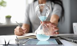 How Many Hours Will You Work as a Canadian Franchisee?