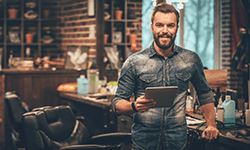 What's the Difference Between Franchise Management and Ownership?
